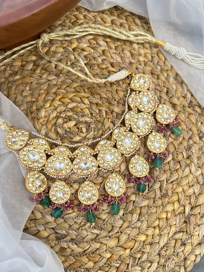 Mehreen Necklace with earrings