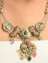 Load image into Gallery viewer, Silver Gavya Fusion Choker with Earrings
