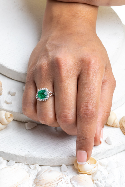 Asscher Emerald Ring in 14kt