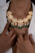 Load image into Gallery viewer, Silver Calendula Polki Necklace with Earrings
