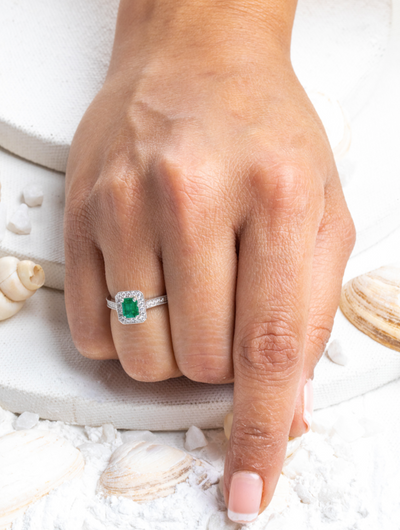 Everyday Wear 18kt Emerald Ring